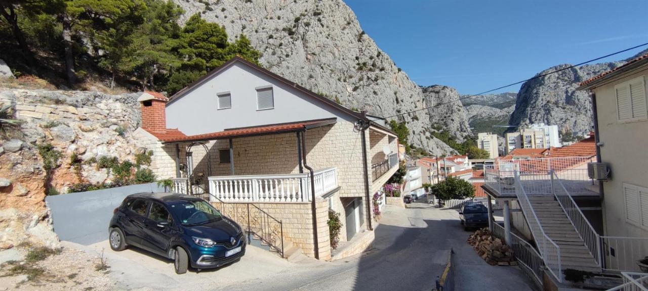 Apartment Adrian Omiš Exterior foto