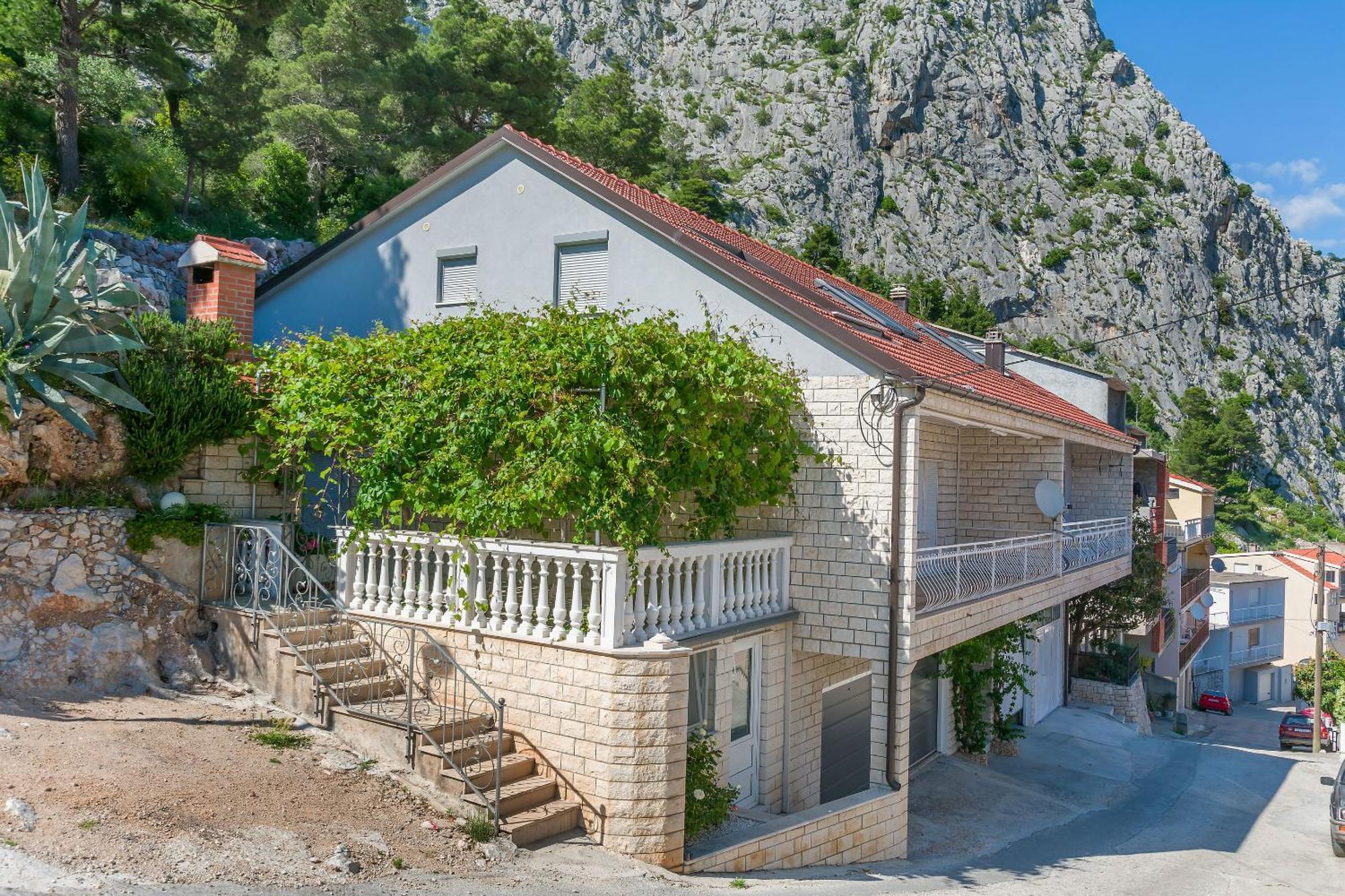 Apartment Adrian Omiš Exterior foto