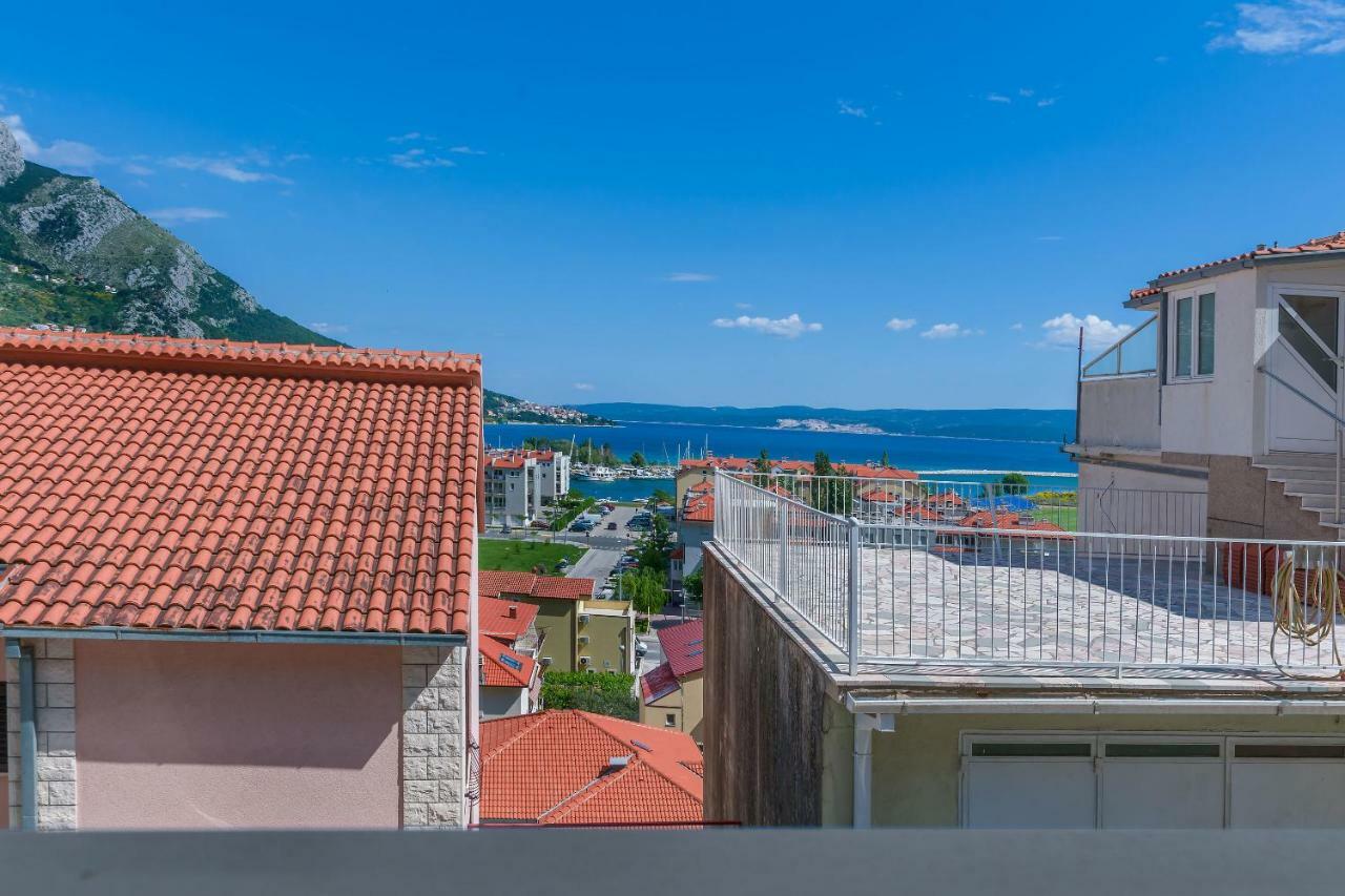 Apartment Adrian Omiš Exterior foto